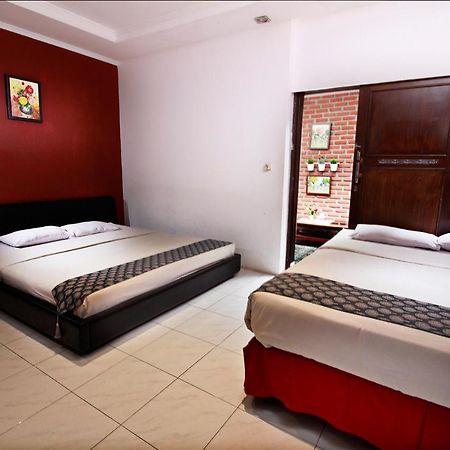 Fora Guest House Taman Lingkar Бандунг Екстериор снимка