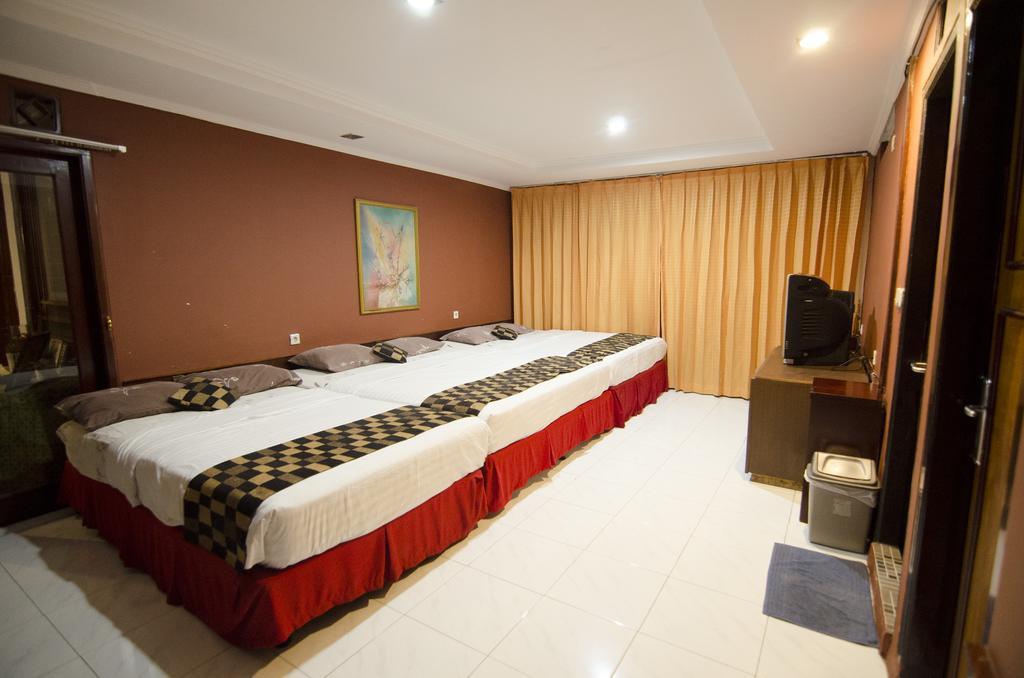 Fora Guest House Taman Lingkar Бандунг Екстериор снимка
