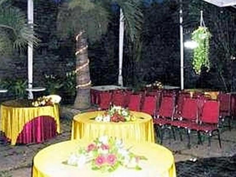 Fora Guest House Taman Lingkar Бандунг Екстериор снимка